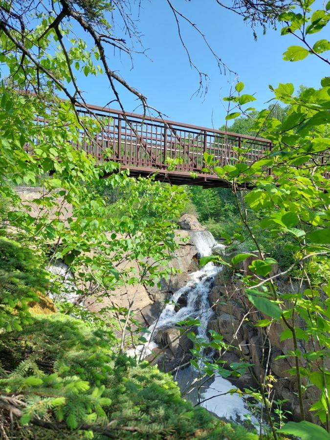 Vila La Nef Bleue Tadoussac Exteriér fotografie